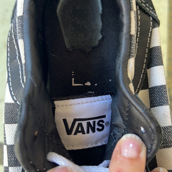Men’s classic lace up black and white checkered Vans. Size 7.5 - Picture 5 of 5